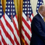 trump-leer-la-biblia-desde-la-oficina-ov